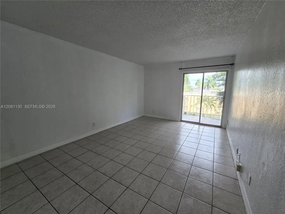 4550 NW 9th St #310E Miami, FL 33126