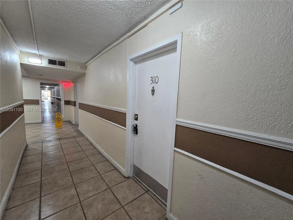 4550 NW 9th St #310E Miami, FL 33126