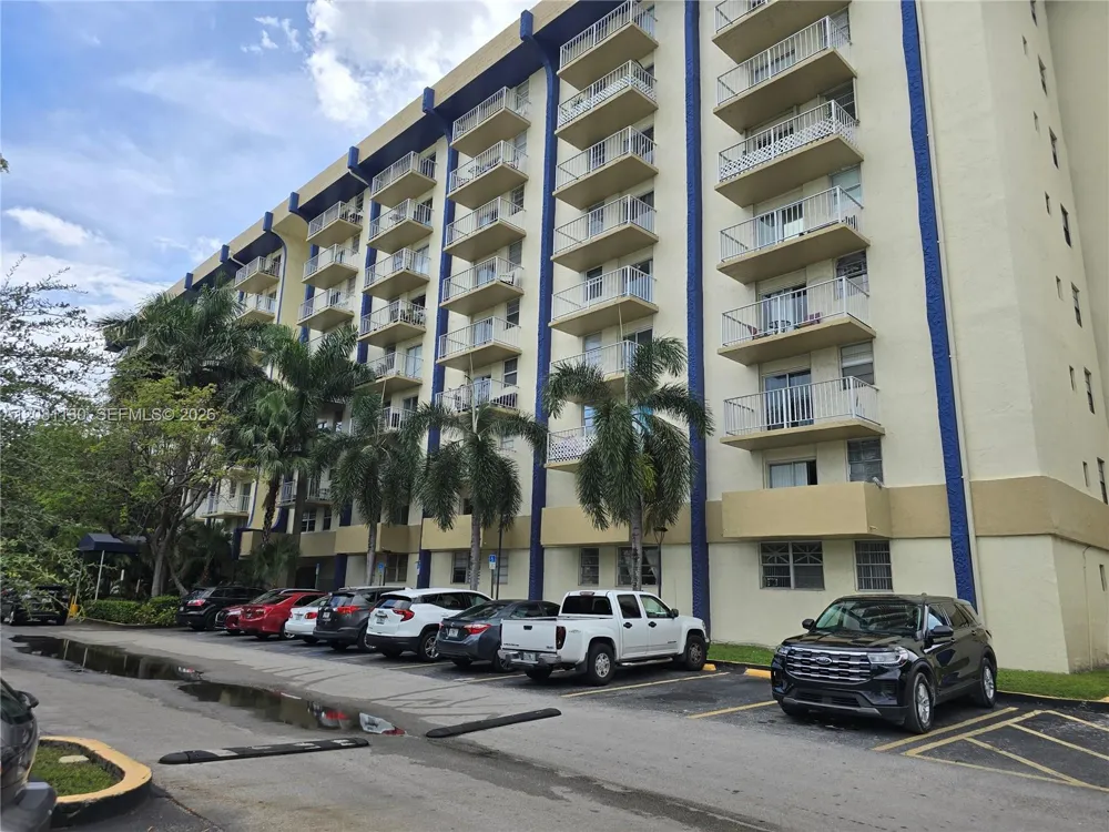 4550 NW 9th St #310E Miami, FL 33126