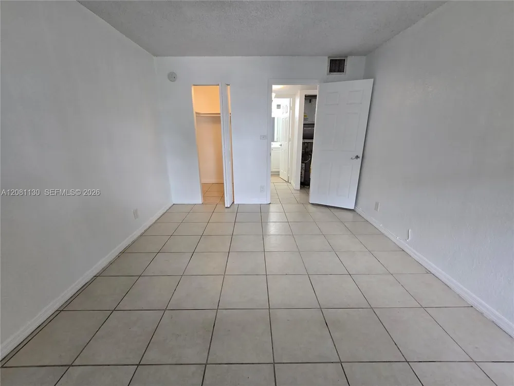 4550 NW 9th St #310E Miami, FL 33126