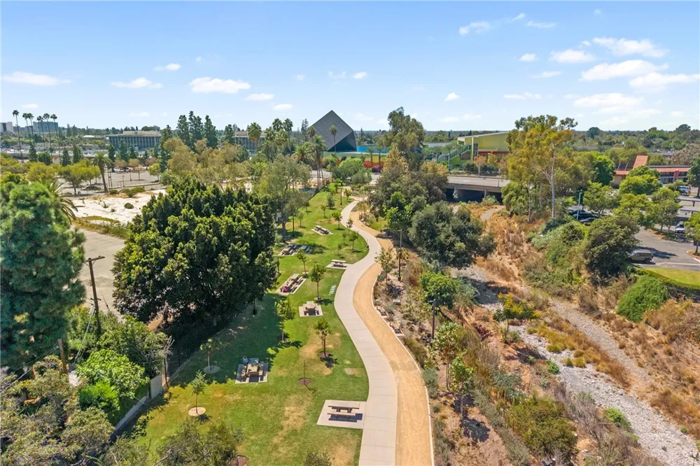 2818 Lowell Santa Ana, CA 92706