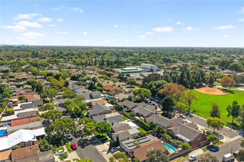 2818 Lowell Santa Ana, CA 92706
