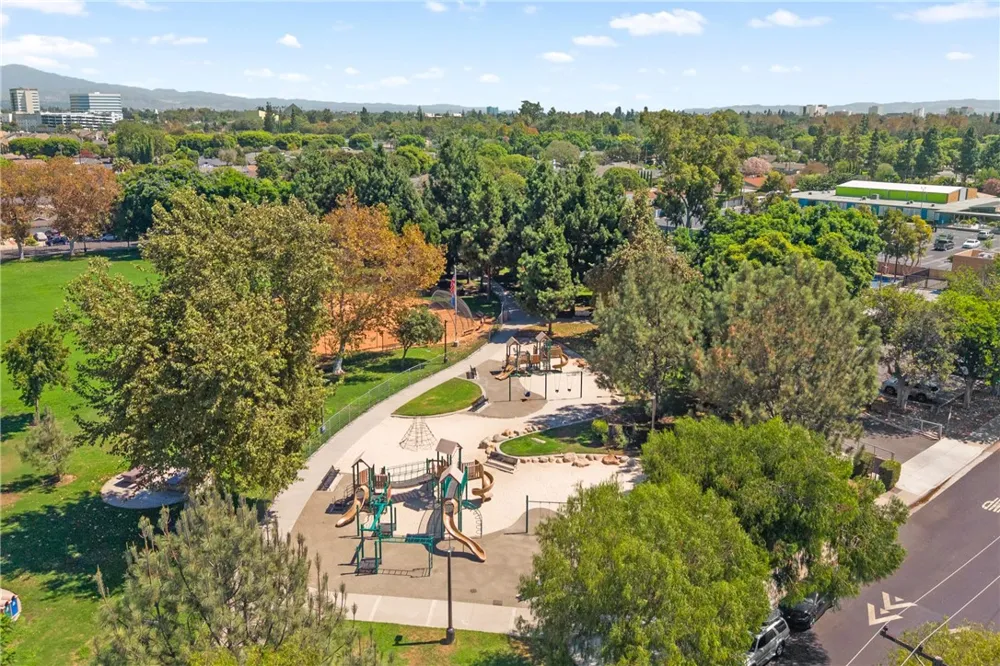 2818 Lowell Santa Ana, CA 92706