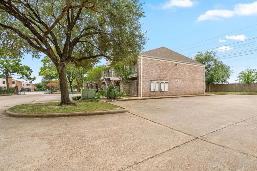 3900 Woodchase Drive #162 Houston, TX 77042