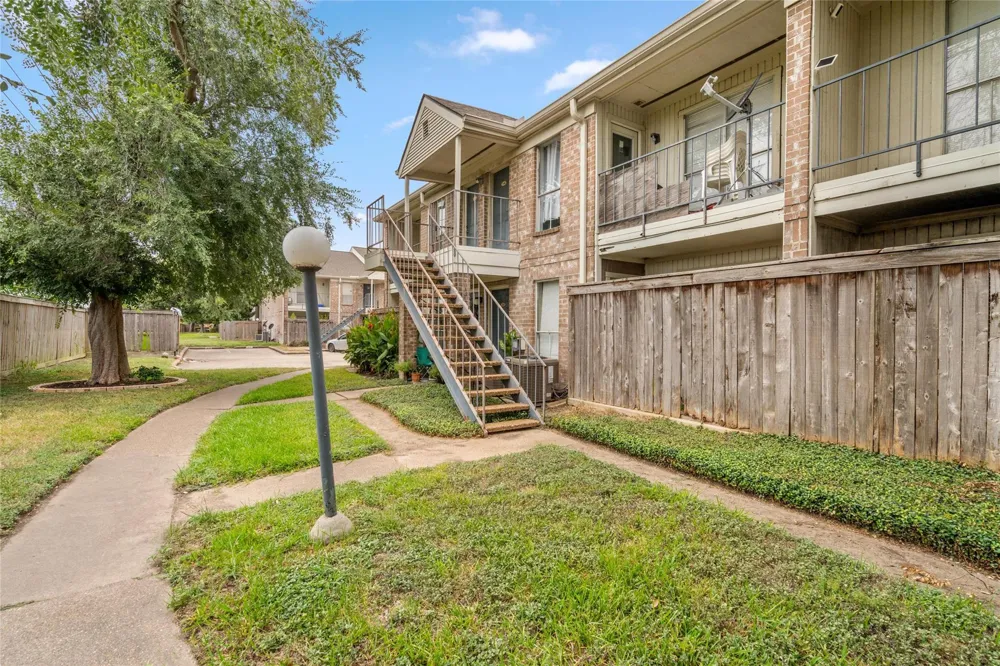 3900 Woodchase Drive #162 Houston, TX 77042