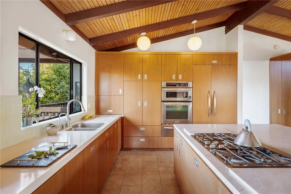 1405 Via Gabriel Palos Verdes Estates, CA 90274
