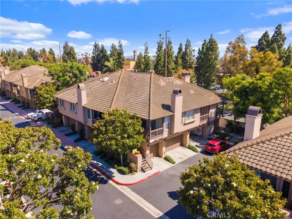 2756 Monza Tustin, CA 92782
