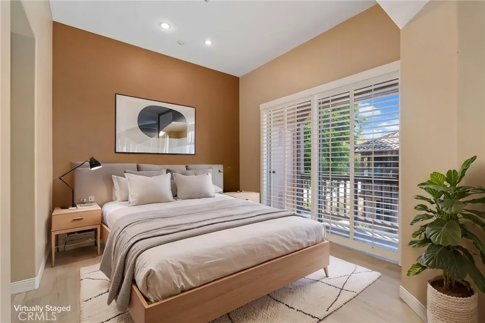 2756 Monza Tustin, CA 92782