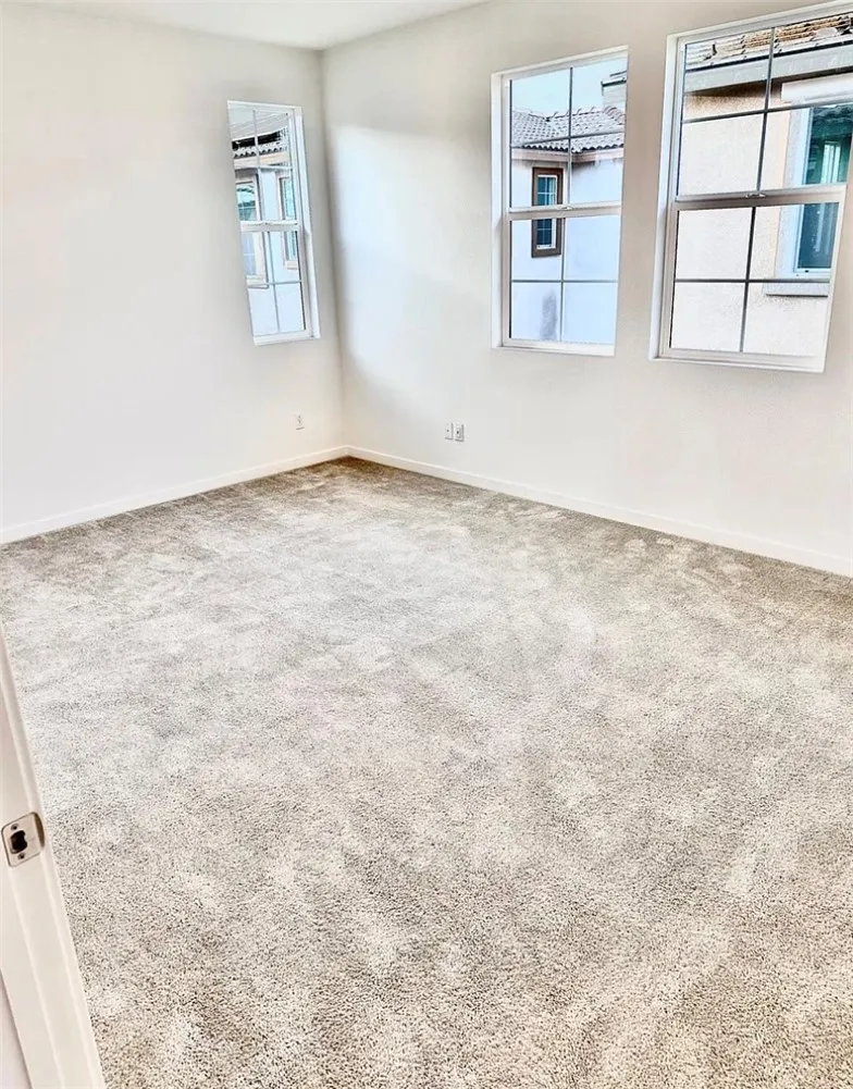 2993 E Halton Paseo Ontario, CA 91761