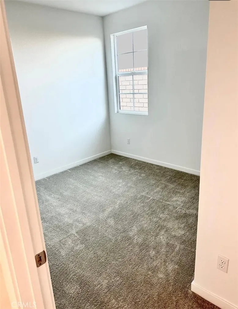 2993 E Halton Paseo Ontario, CA 91761