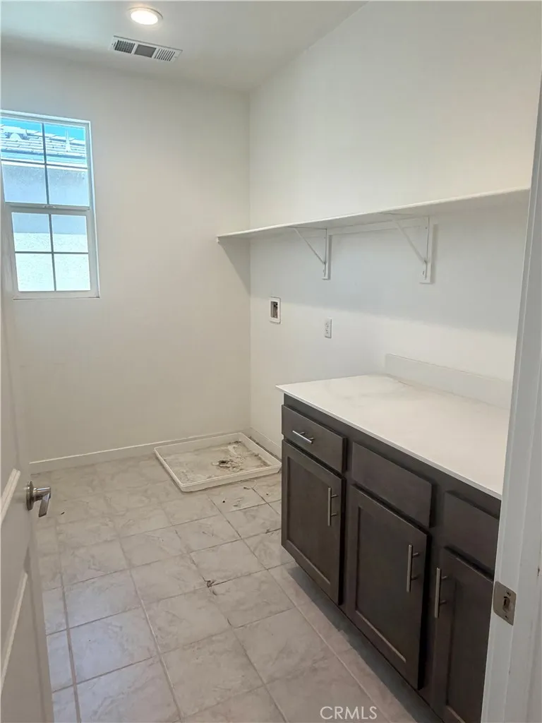 2993 E Halton Paseo Ontario, CA 91761