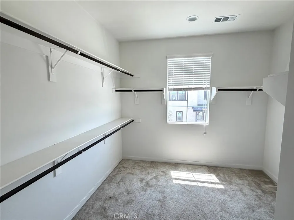 2993 E Halton Paseo Ontario, CA 91761