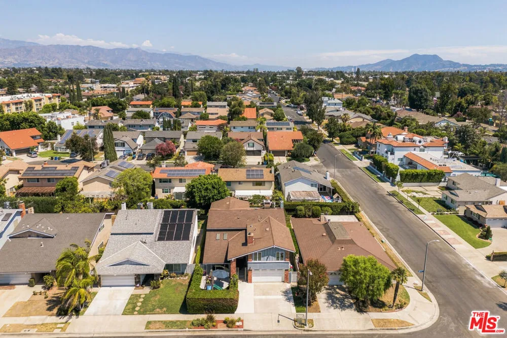5506 Goodland Avenue Valley Village, CA 91607