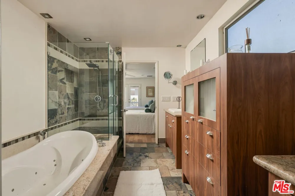 5506 Goodland Avenue Valley Village, CA 91607