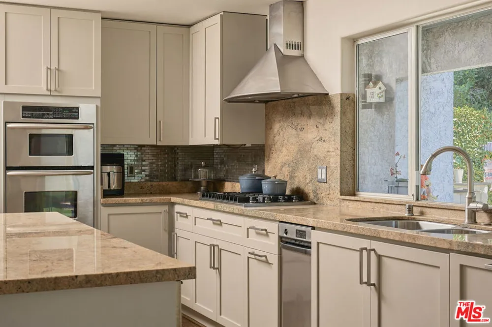 5506 Goodland Avenue Valley Village, CA 91607