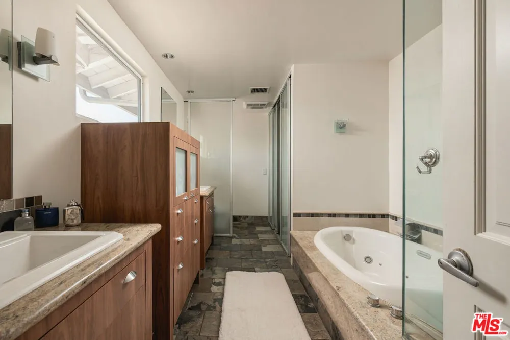 5506 Goodland Avenue Valley Village, CA 91607