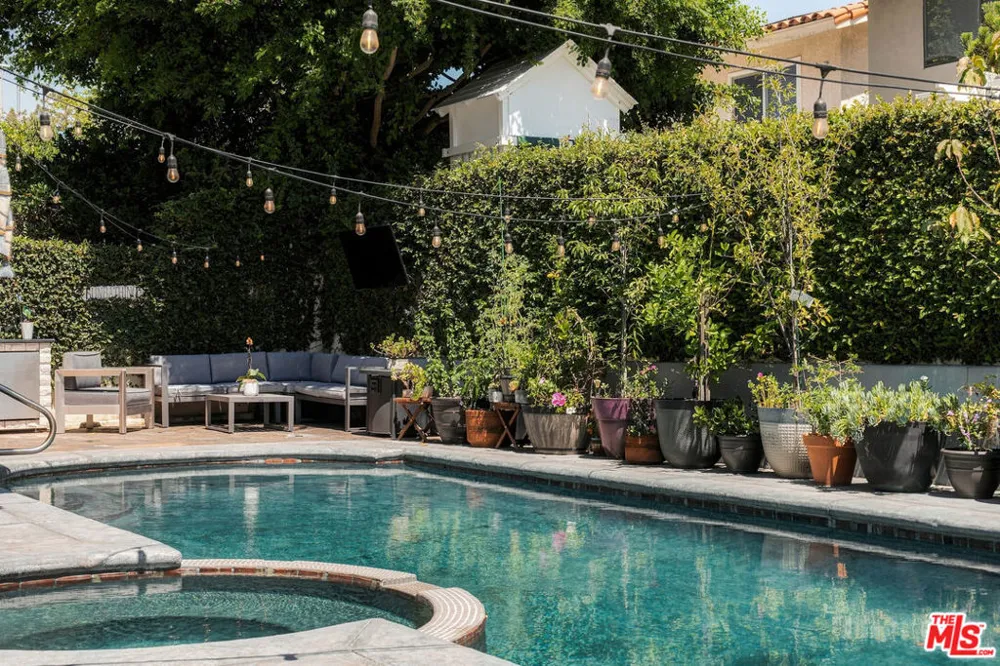5506 Goodland Avenue Valley Village, CA 91607