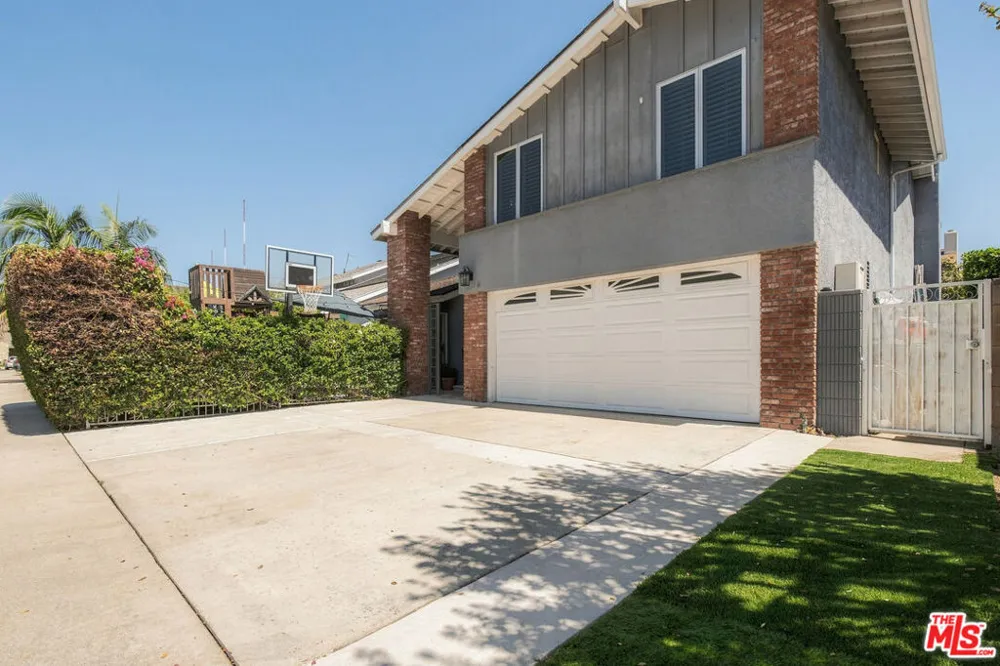 5506 Goodland Avenue Valley Village, CA 91607
