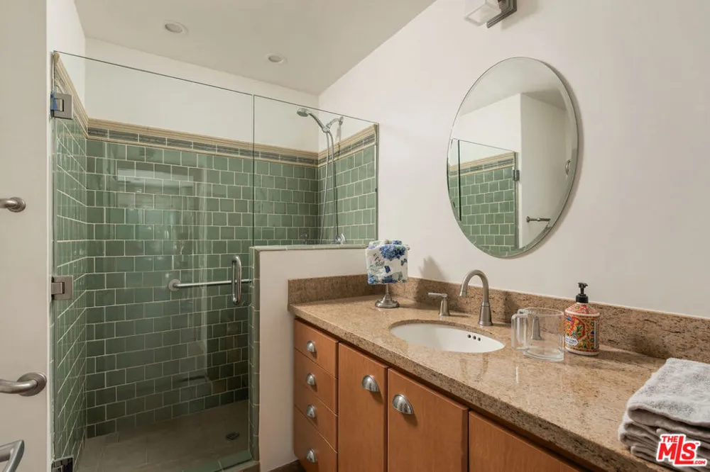 5506 Goodland Avenue Valley Village, CA 91607