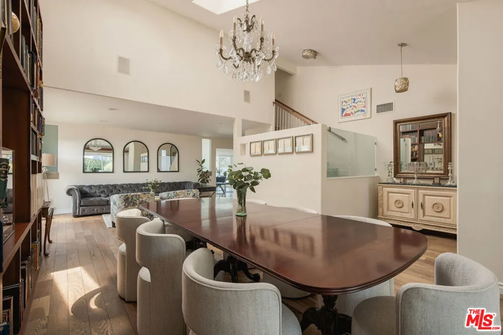 5506 Goodland Avenue Valley Village, CA 91607