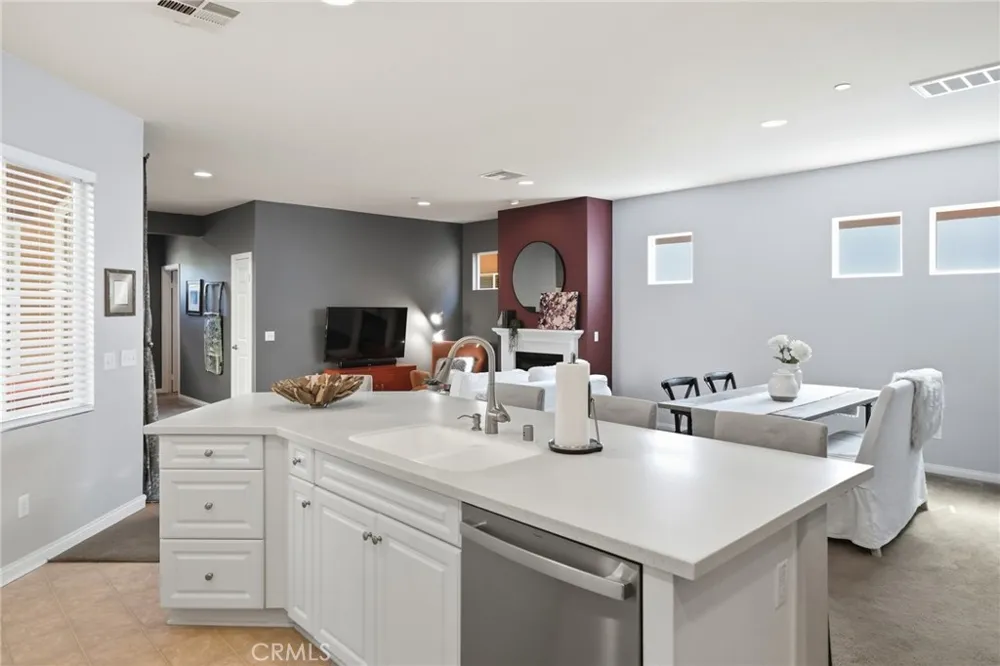 7181 Enclave Drive Eastvale, CA 92880