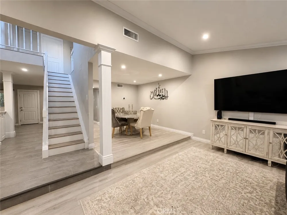 10151 Larwin #3 Chatsworth, CA 91311