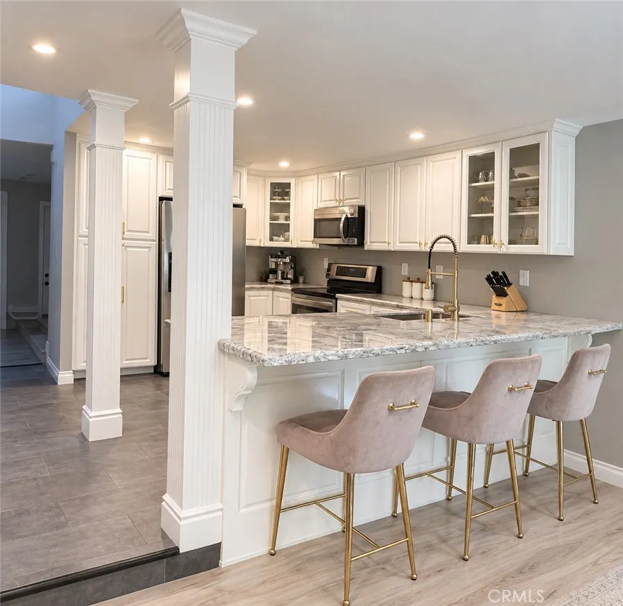 10151 Larwin #3 Chatsworth, CA 91311