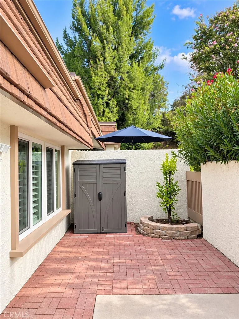 10151 Larwin #3 Chatsworth, CA 91311