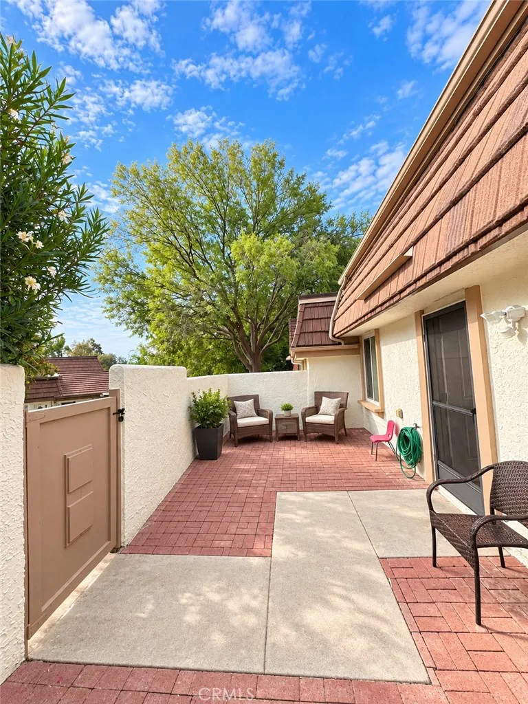 10151 Larwin #3 Chatsworth, CA 91311