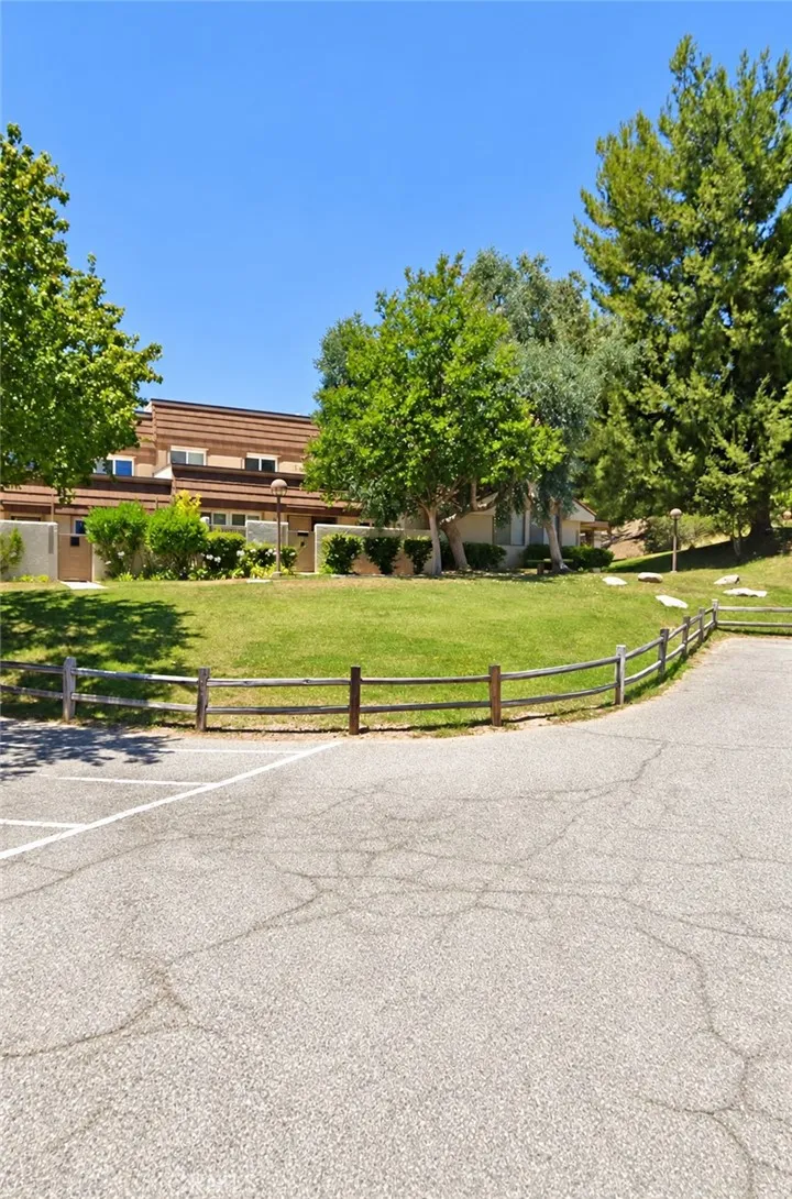 10151 Larwin #3 Chatsworth, CA 91311