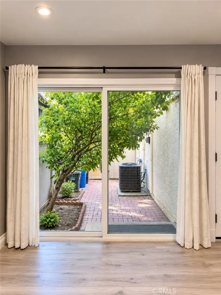 10151 Larwin #3 Chatsworth, CA 91311