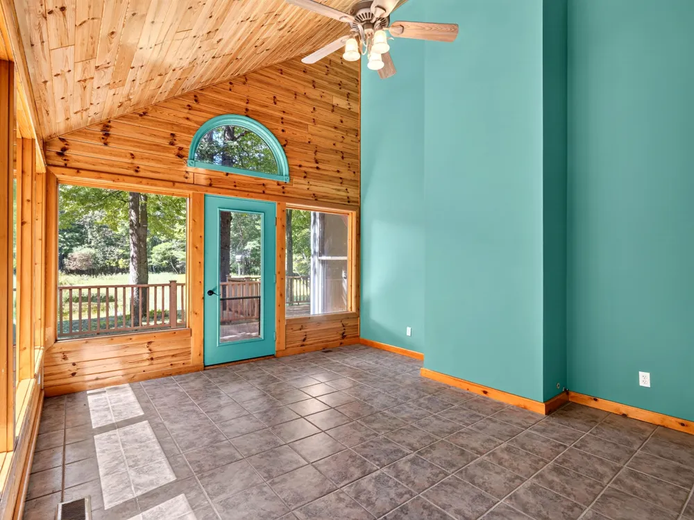 2074 W Olson Road Sanford, MI 48657