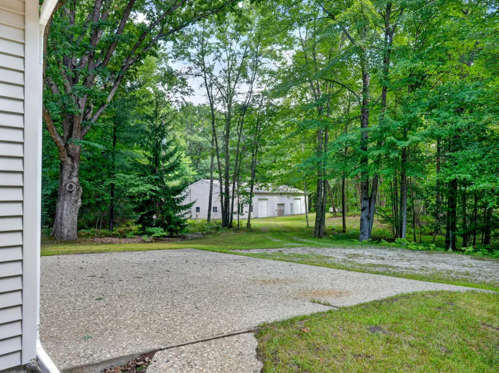2074 W Olson Road Sanford, MI 48657