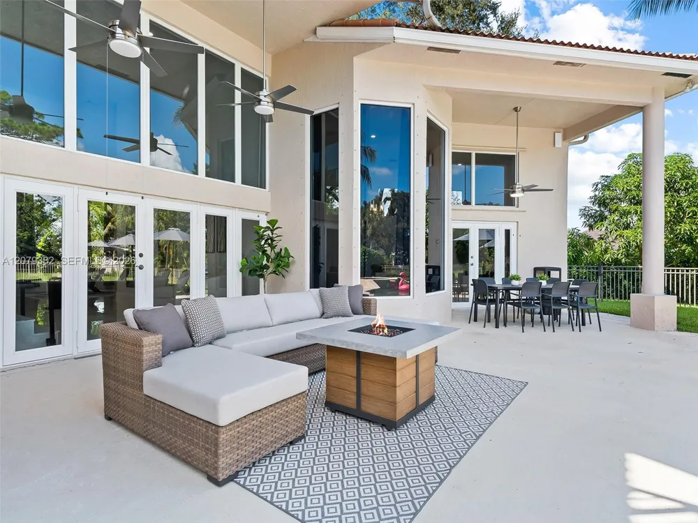 6114 NW 74th Ter Parkland, FL 33067