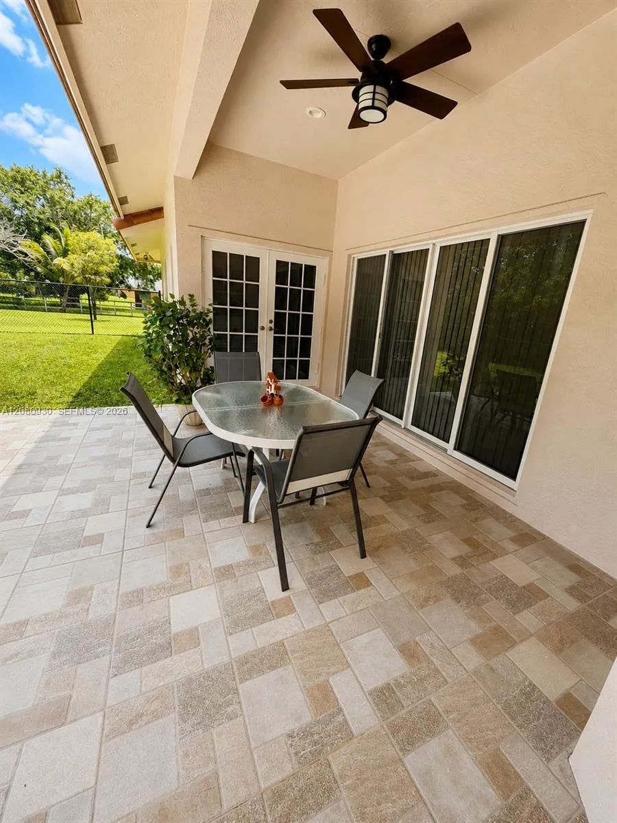 1100 NW 114th Ave Plantation, FL 33323