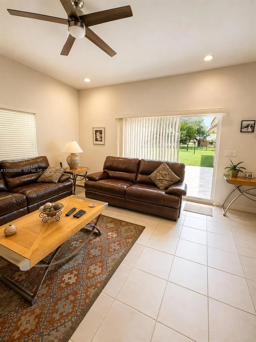 1100 NW 114th Ave Plantation, FL 33323