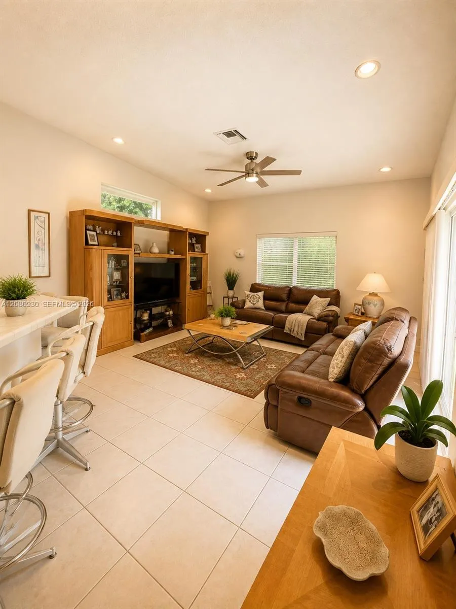 1100 NW 114th Ave Plantation, FL 33323