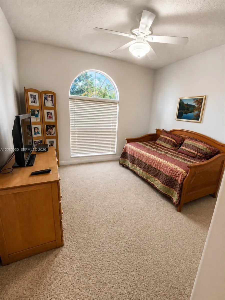 1100 NW 114th Ave Plantation, FL 33323