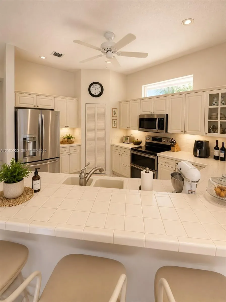 1100 NW 114th Ave Plantation, FL 33323