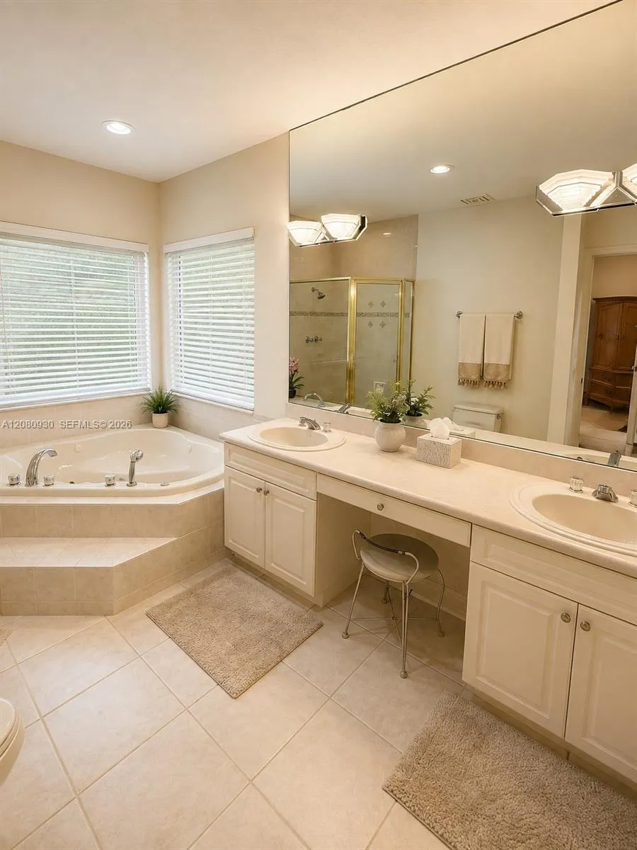1100 NW 114th Ave Plantation, FL 33323