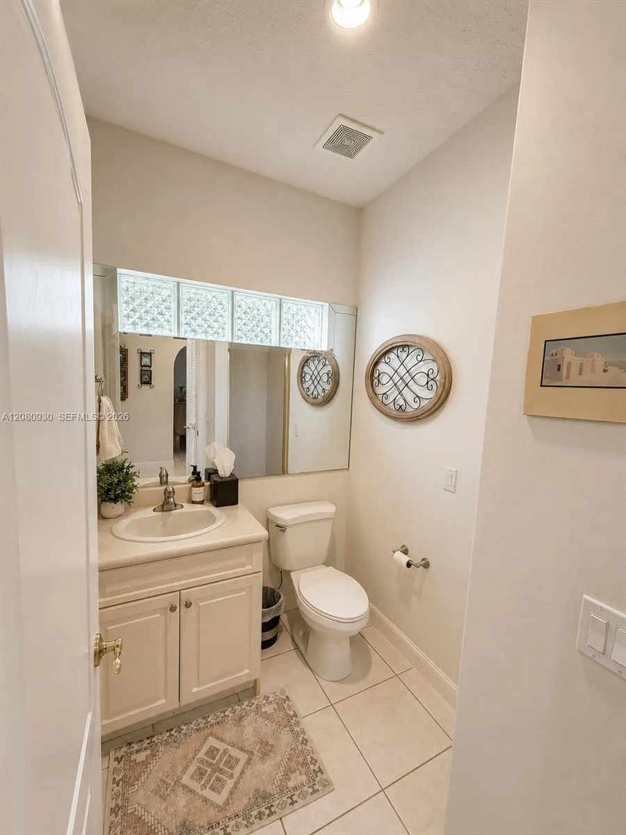 1100 NW 114th Ave Plantation, FL 33323