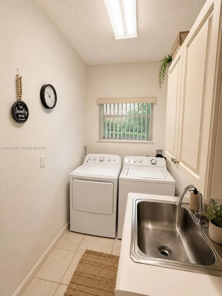 1100 NW 114th Ave Plantation, FL 33323