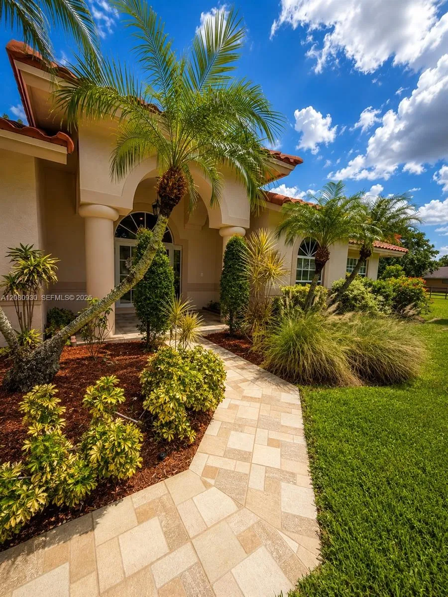 1100 NW 114th Ave Plantation, FL 33323