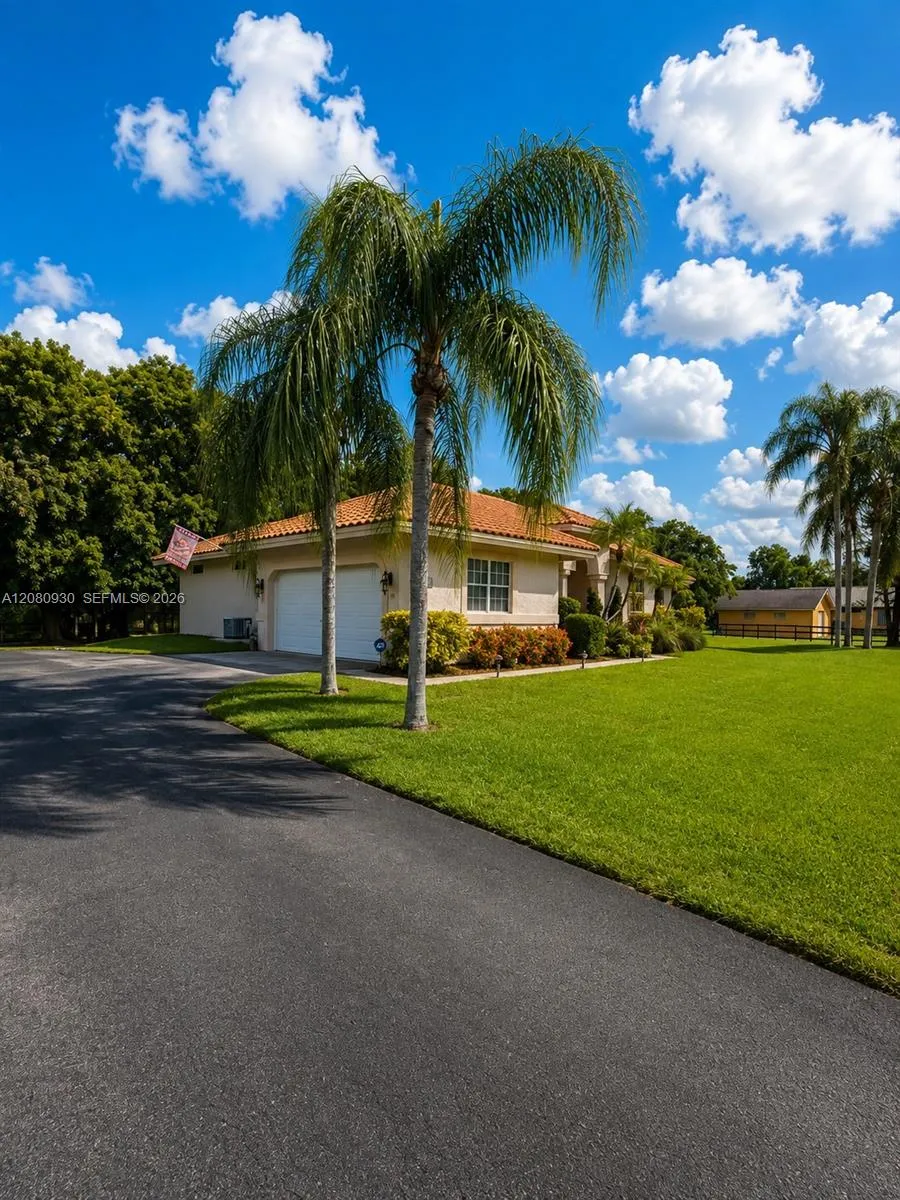 1100 NW 114th Ave Plantation, FL 33323