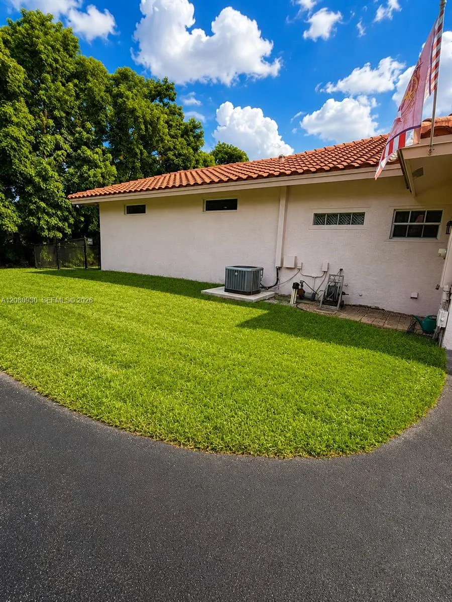 1100 NW 114th Ave Plantation, FL 33323