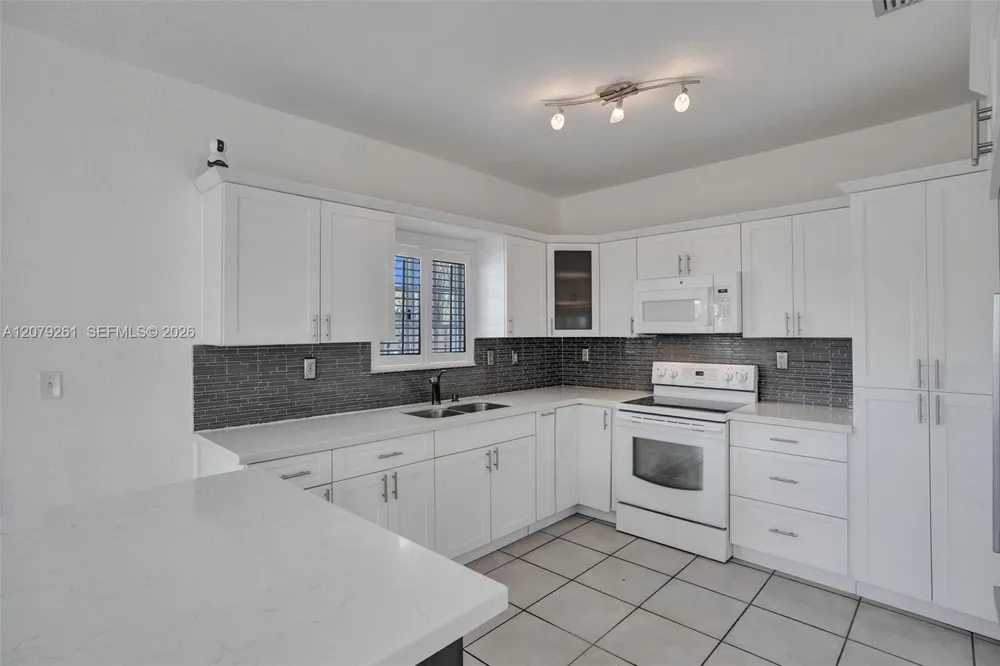 12232 SW 148 TER #12232 Miami, FL 33186