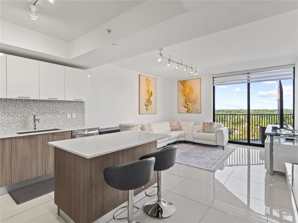5252 NW 85th Ave #808 Doral, FL 33166