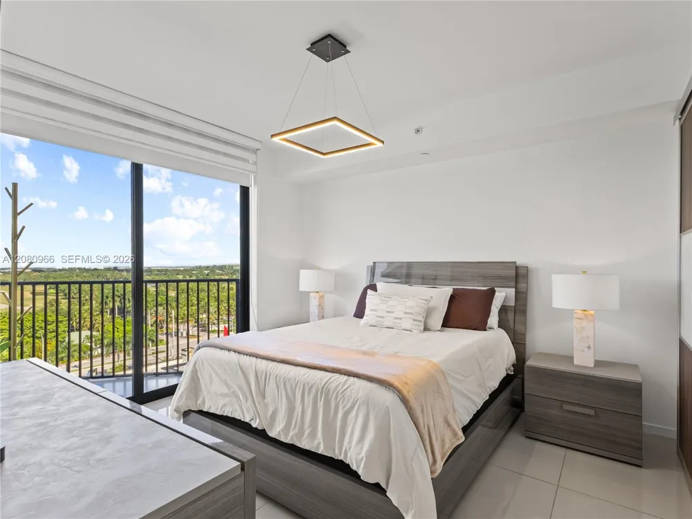 5252 NW 85th Ave #808 Doral, FL 33166