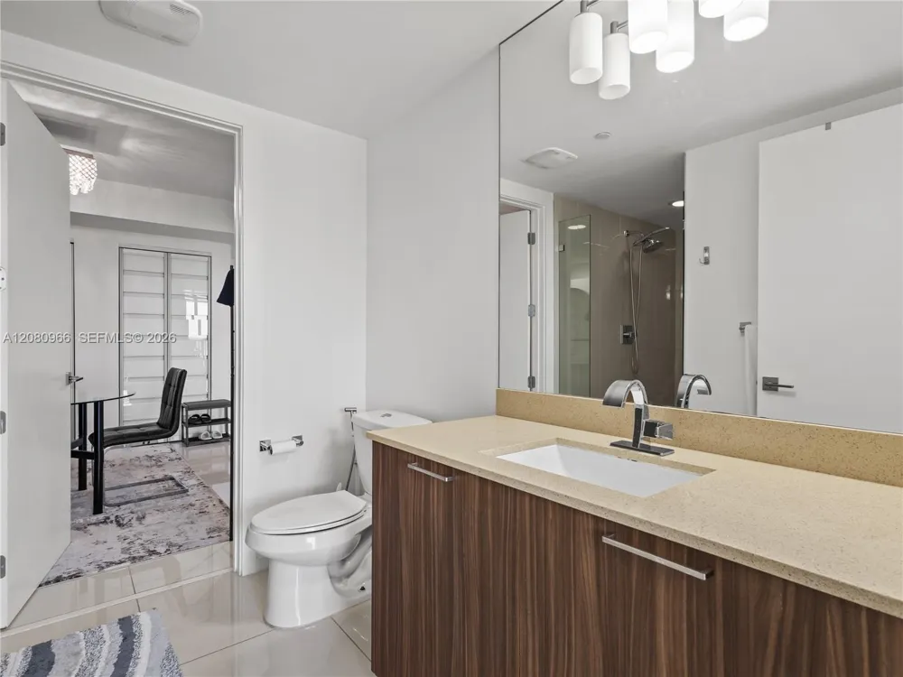 5252 NW 85th Ave #808 Doral, FL 33166