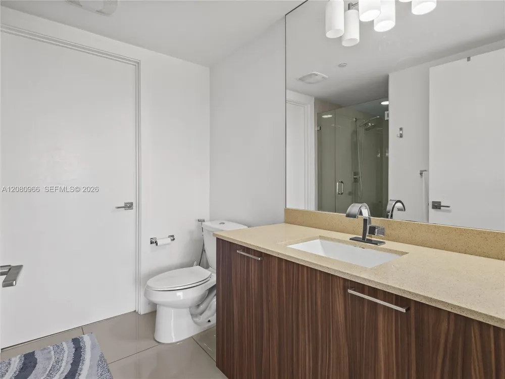 5252 NW 85th Ave #808 Doral, FL 33166